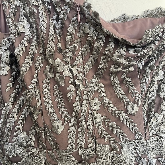 NWOT JS Collections metallic embroidered evening gown mother of the bride - Picture 7 of 9
